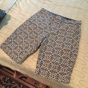 Patterned gap shorts